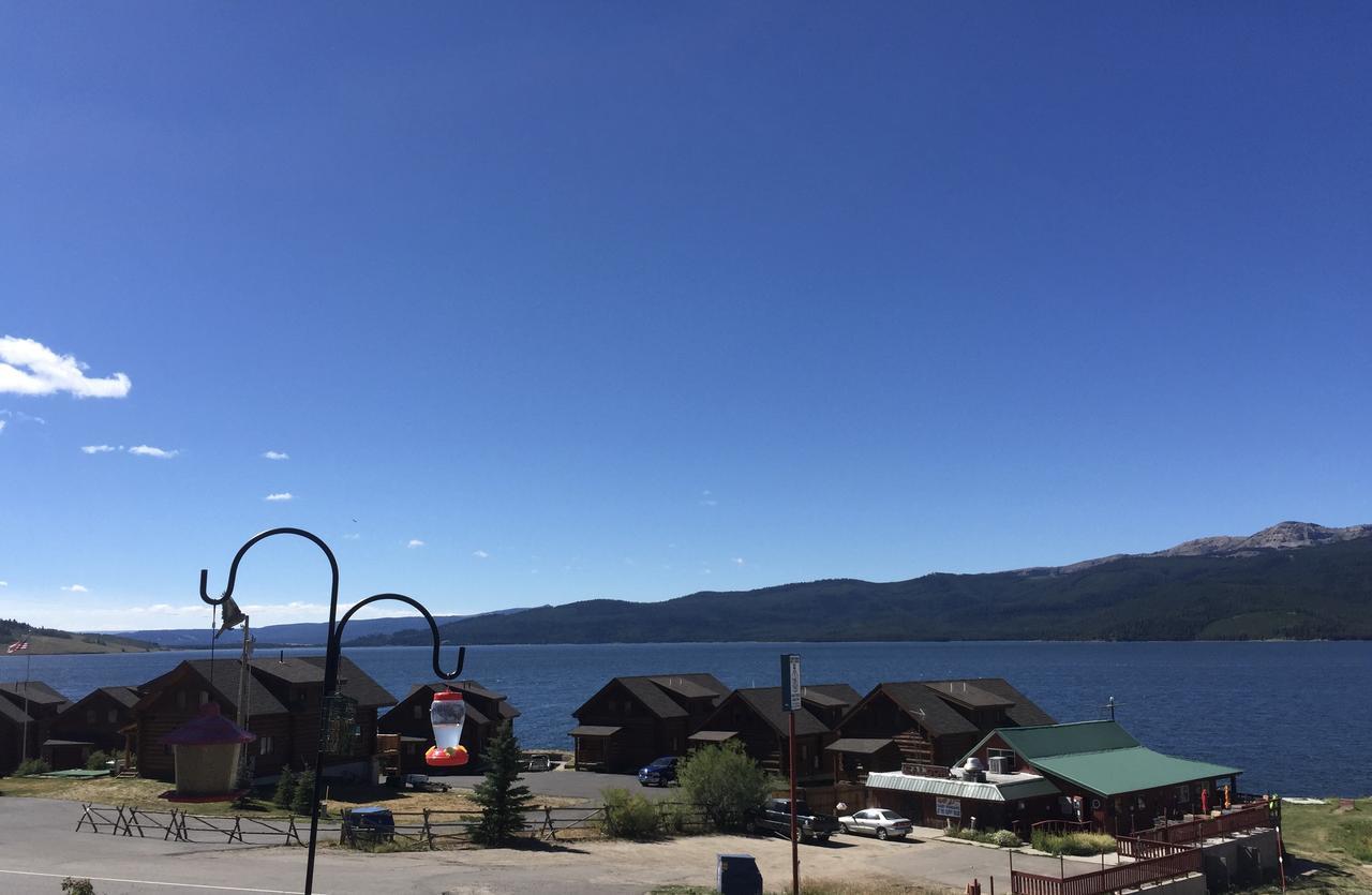 Lake View Suites 웨스트 엘로스톤 외부 사진