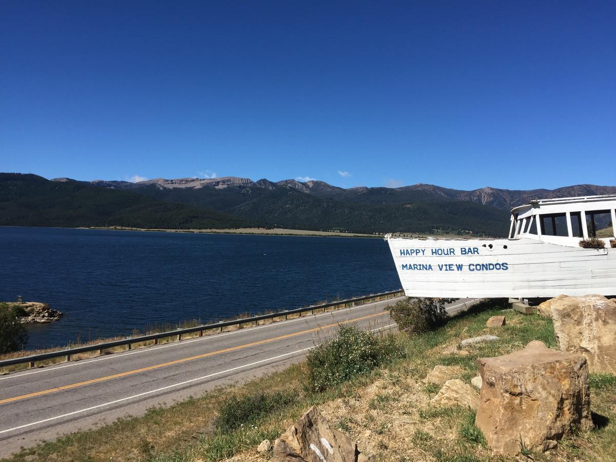 Lake View Suites 웨스트 엘로스톤 외부 사진