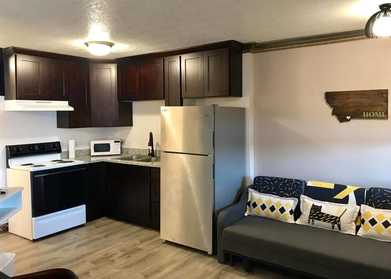 Lake View Suites 웨스트 엘로스톤 외부 사진