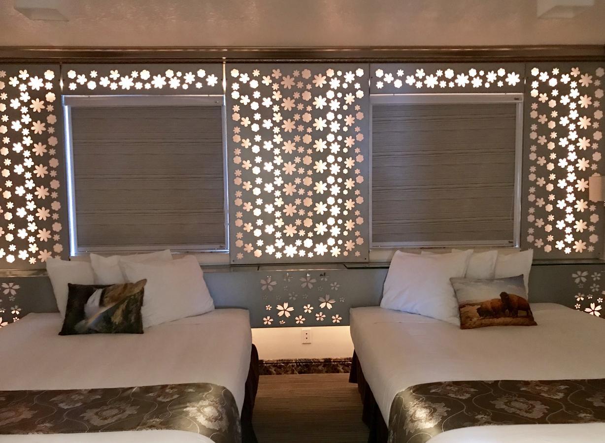 Lake View Suites 웨스트 엘로스톤 외부 사진