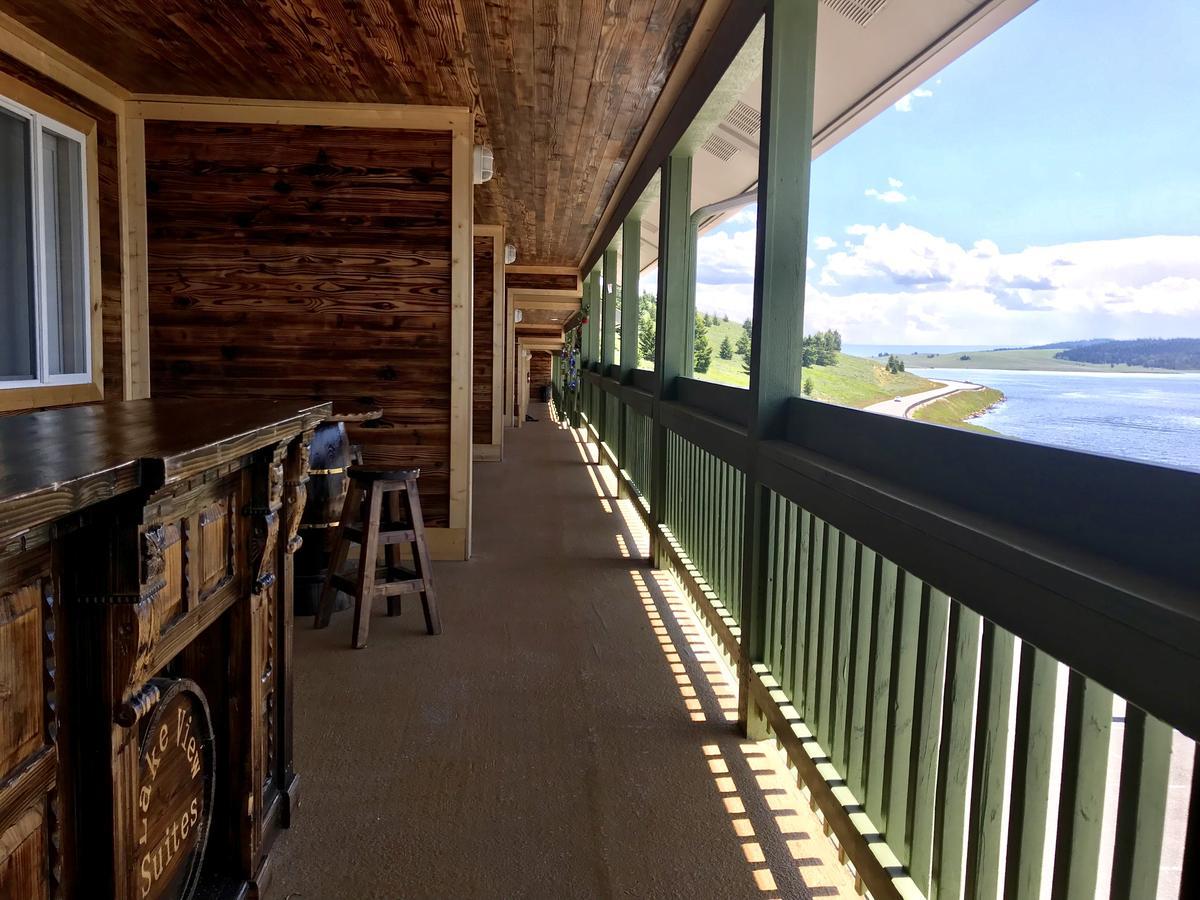 Lake View Suites 웨스트 엘로스톤 외부 사진